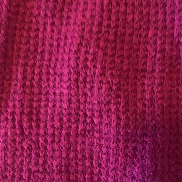 Fushia oversized sweater - Picture 3 of 4